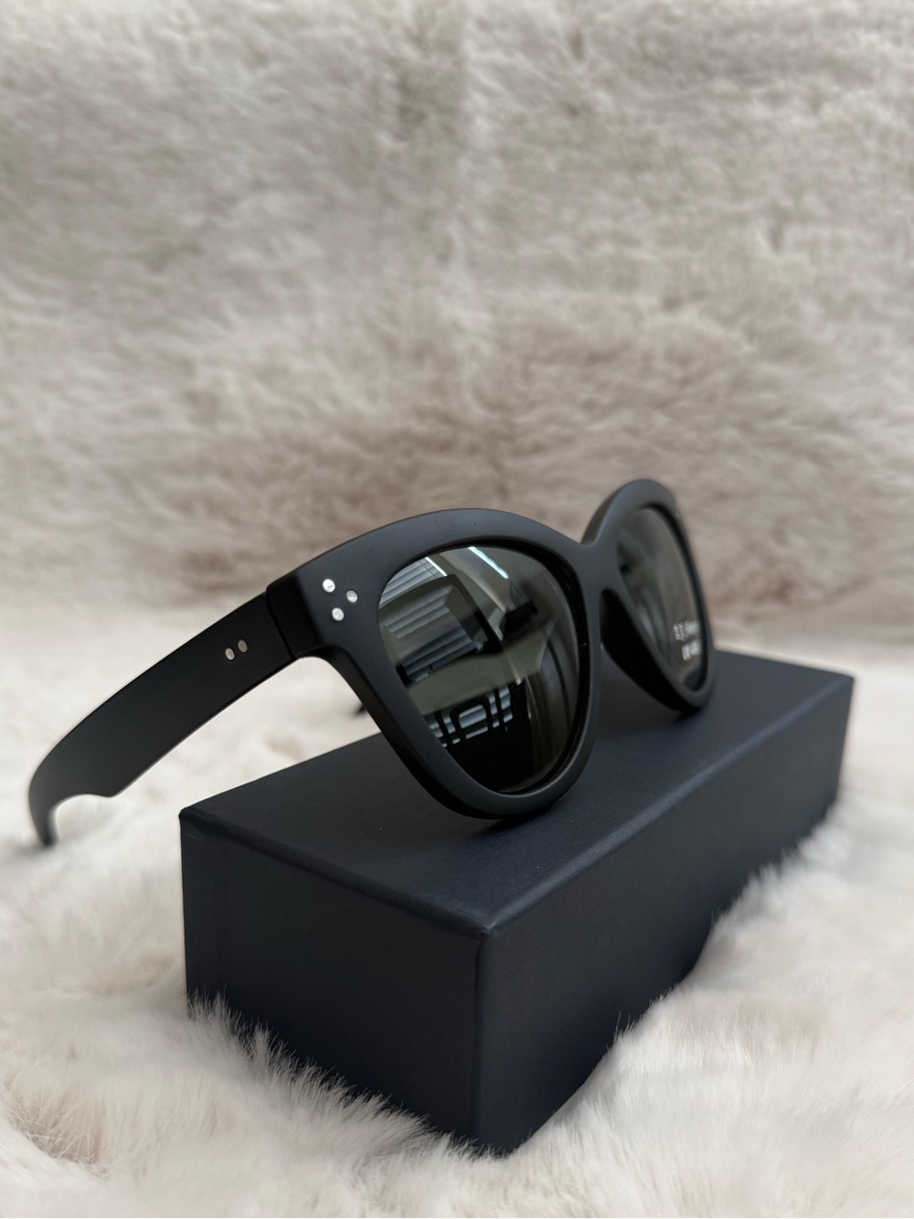 A.J. Morgan Black Cat-Eye Sunglasses with Dark Lenses - Picture 2 of 4
